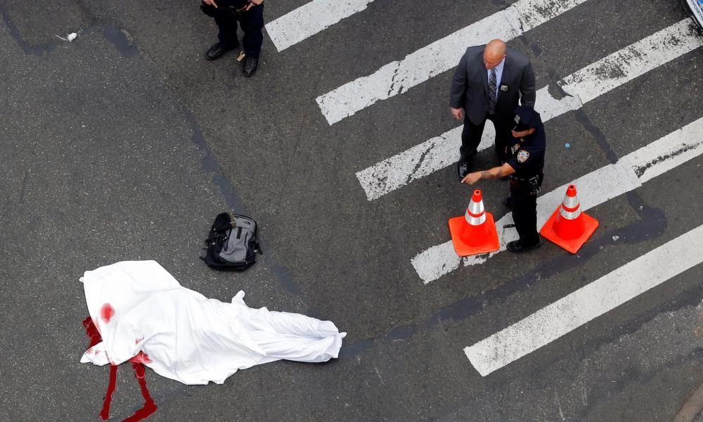 Νεκρός έπεσε ένοπλος που άνοιξε πυρ έξω από καθεδρικό ναό στο Μανχάταν